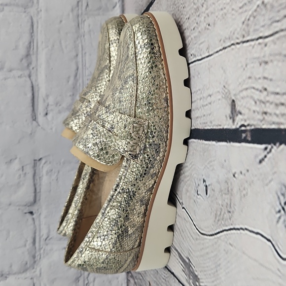 Vionic Cheryl II NWOT Women's Gold/Metallic Leather Slip On Loafers Size 6 WIDE - Picture 1 of 9